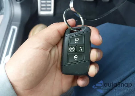 2024 Volkswagen Jetta Gli 2.0T Autobahn z USA, uszkodzony, nr VIN 3VW2T7BU2RM069014